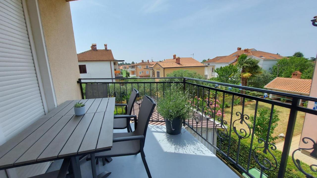 Apartments Kivi Novigrad Istria Extérieur photo