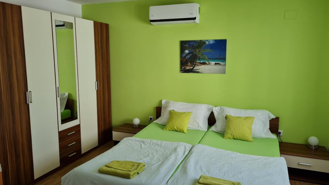 Apartments Kivi Novigrad Istria Chambre photo